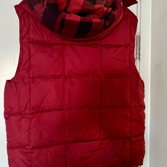 Burberry Vest with Removable Checkered Hood - Picture 5 of 9